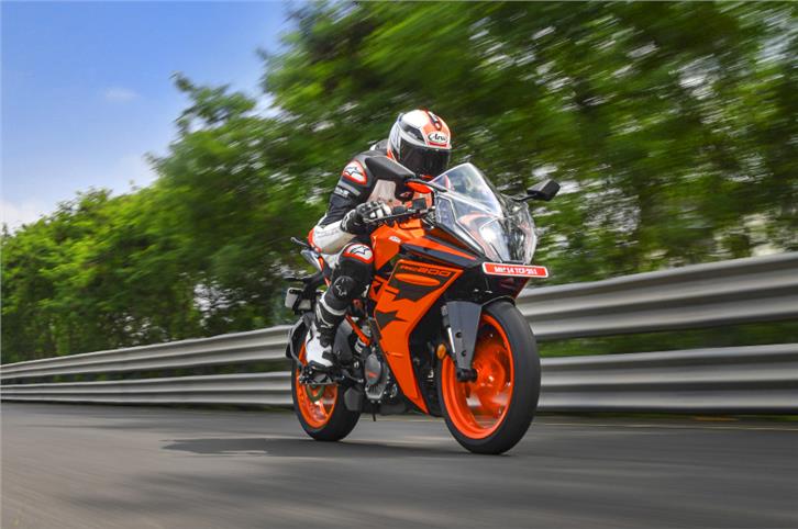 2022 KTM RC 200 review, track ride